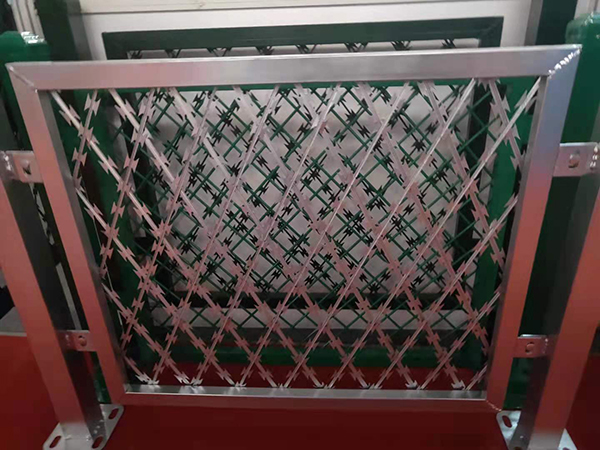 刀片刺繩焊接網(wǎng)